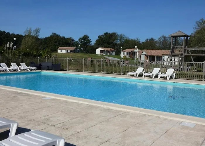 בית נופש La Pibale *